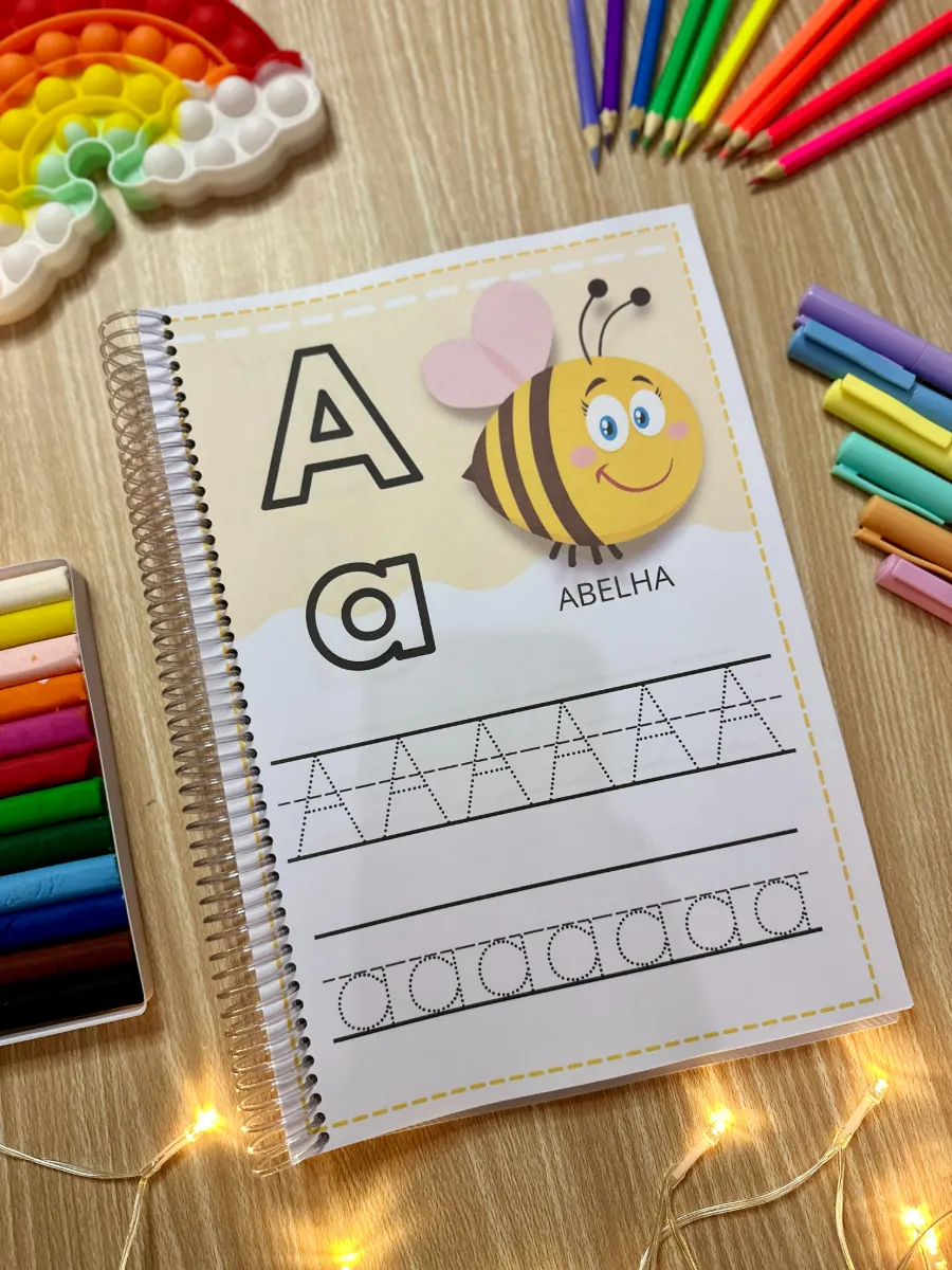Apostila de Caligrafia A-Z com 86 páginas — amostra 7: A apostila de Caligrafia possui 86 páginas de atividades envolvendo…
